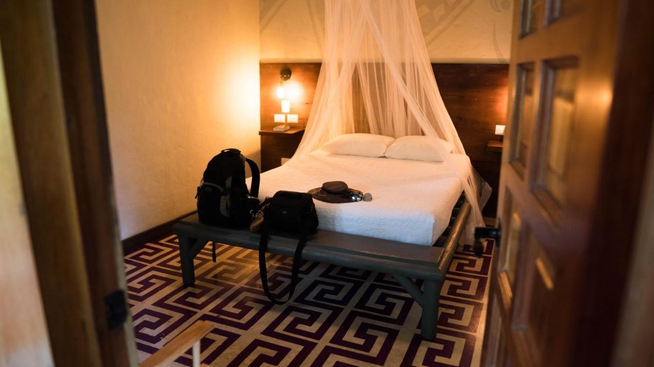 Jungle Lodge Tikal Hostal Екстер'єр фото