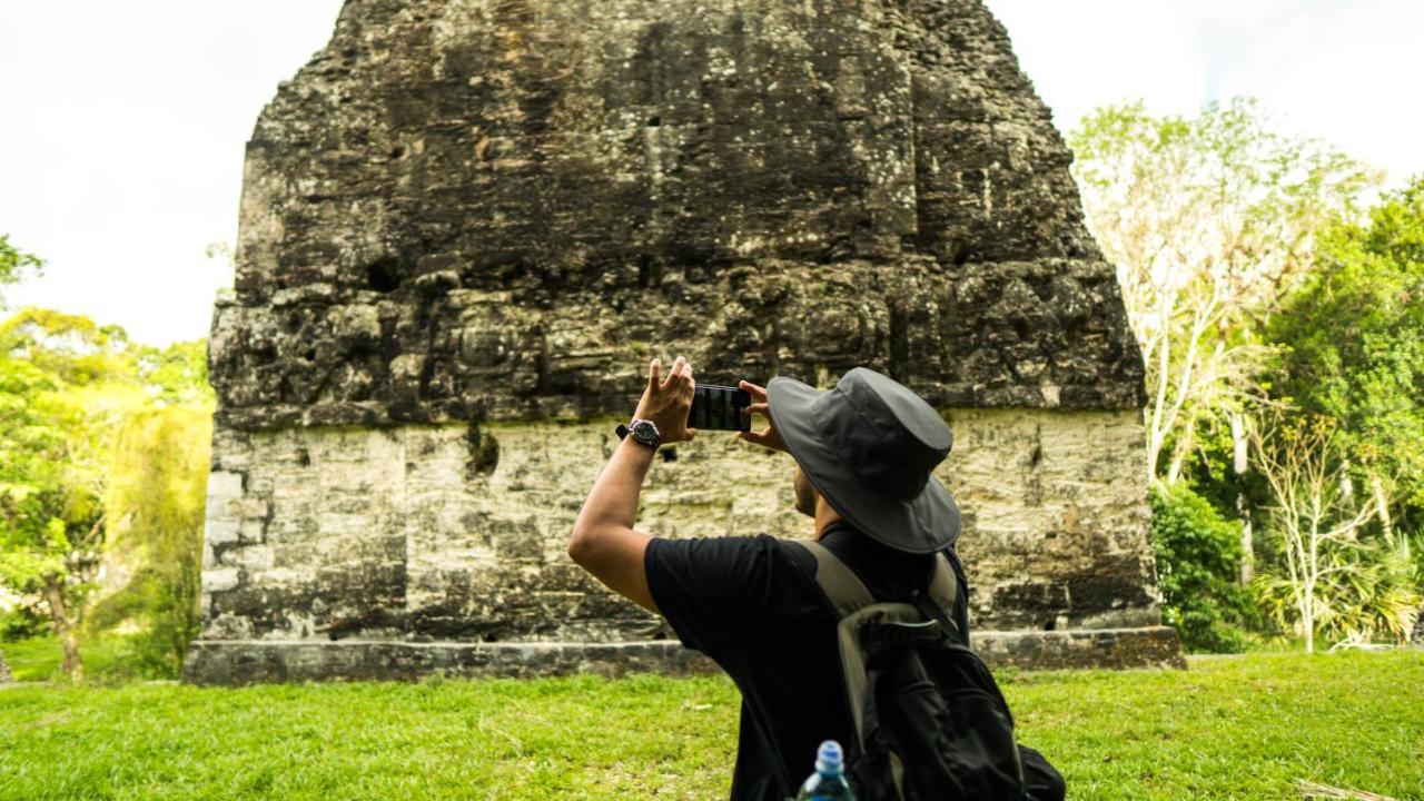 Jungle Lodge Tikal Hostal Екстер'єр фото