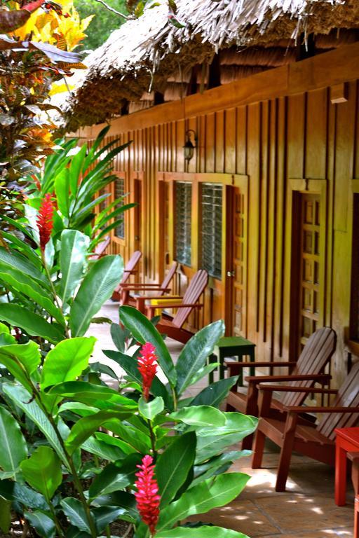 Jungle Lodge Tikal Hostal Екстер'єр фото
