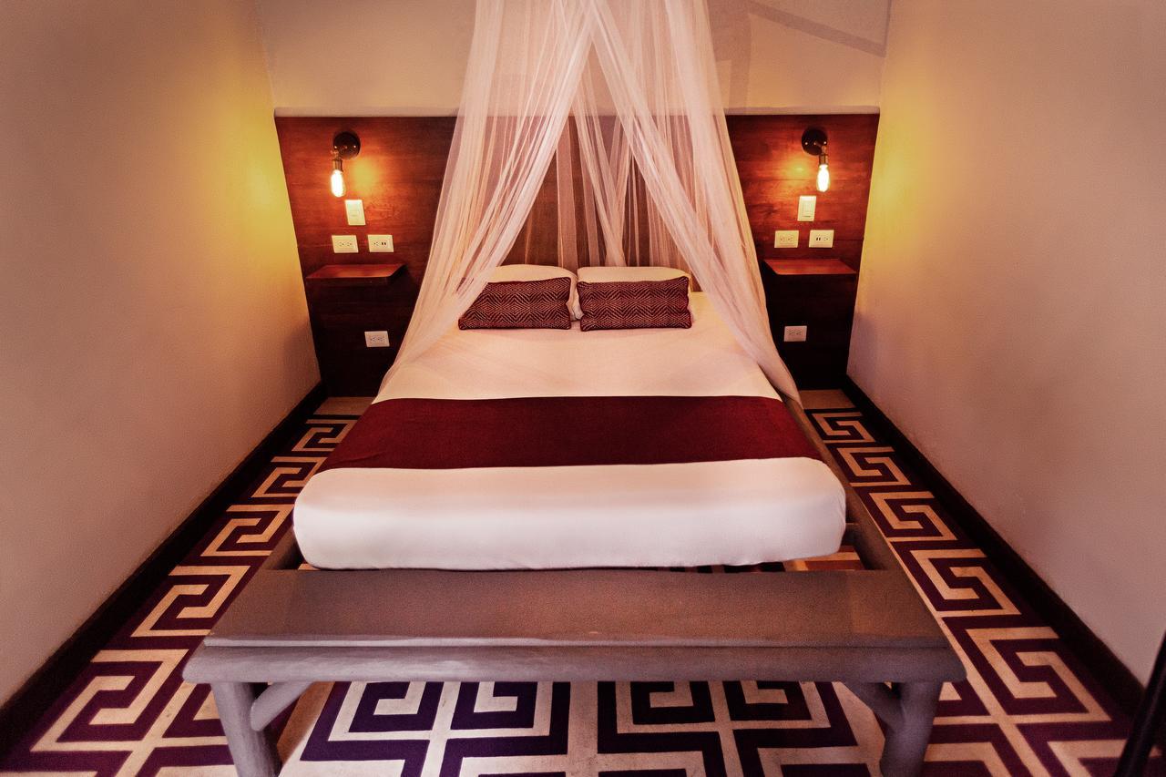 Jungle Lodge Tikal Hostal Екстер'єр фото