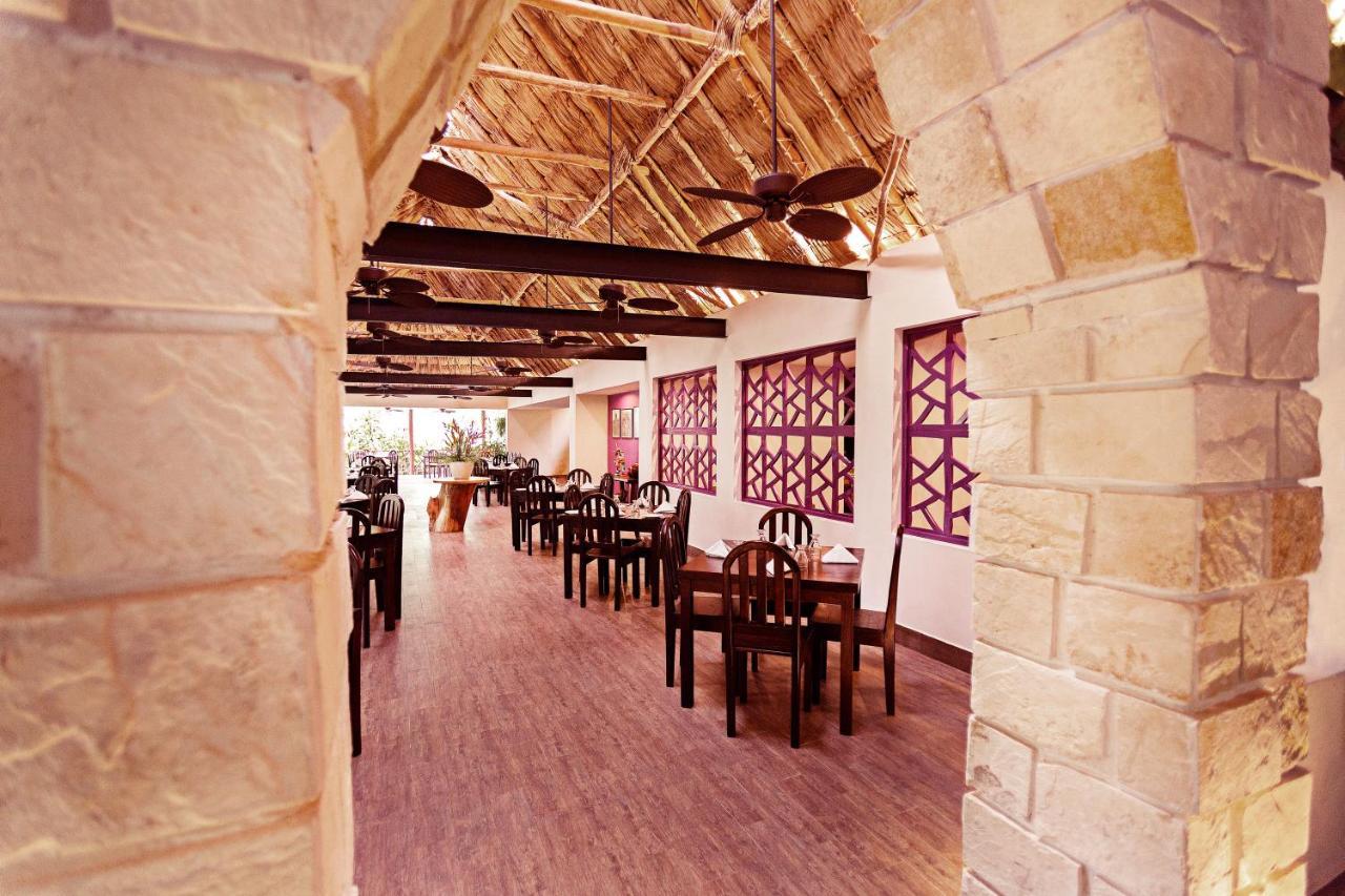 Jungle Lodge Tikal Hostal Екстер'єр фото