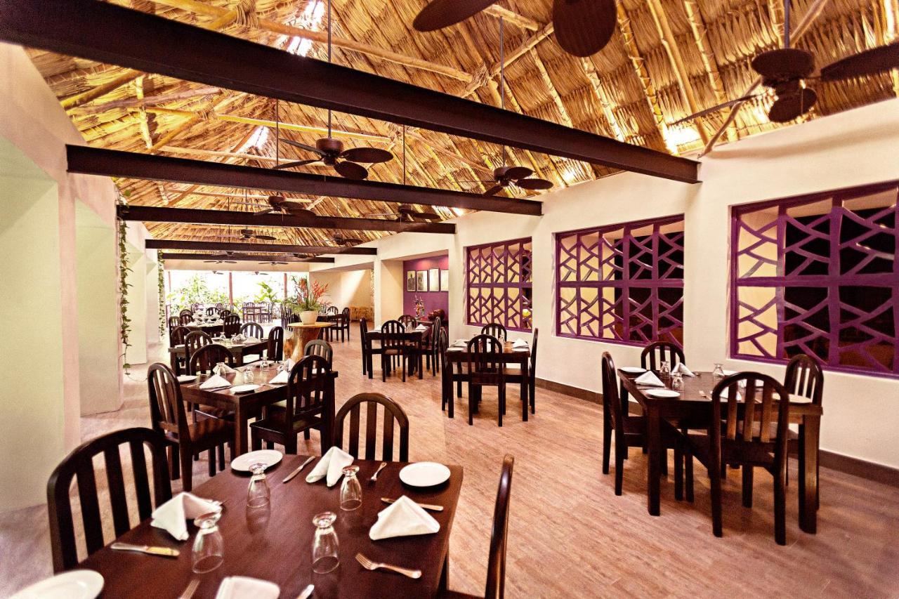 Jungle Lodge Tikal Hostal Екстер'єр фото